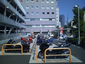 駐車場　横浜西口　４